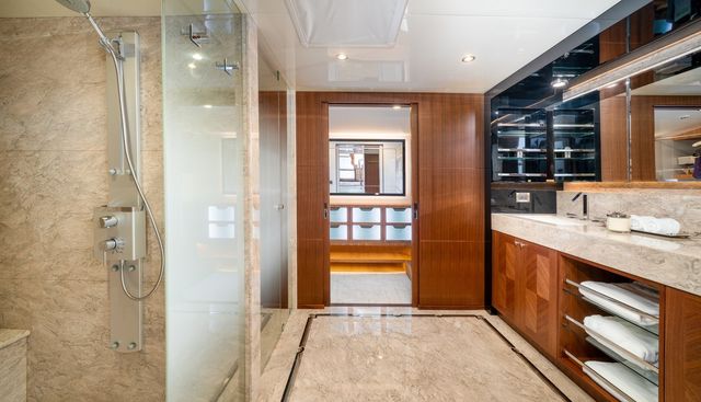 Iridescence yacht for sale 13