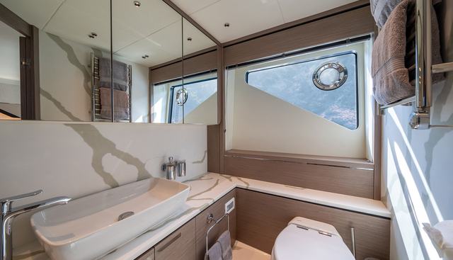 FLASH yacht for sale 28