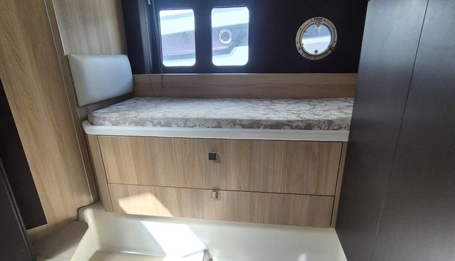 noname yacht for sale 32
