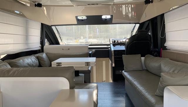 CRANCHI E52F EVOLUZIONE yacht for sale 15