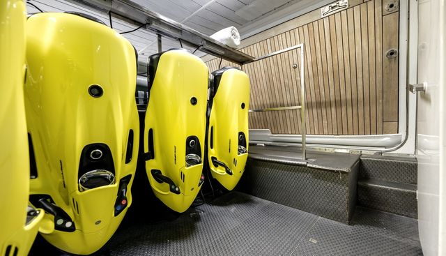 AMANECER yacht for sale 35