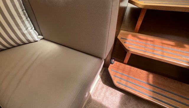 White Pearl yacht for sale 33