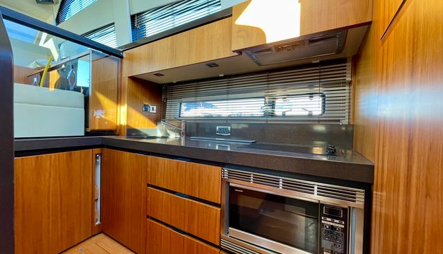 noname yacht for sale 33