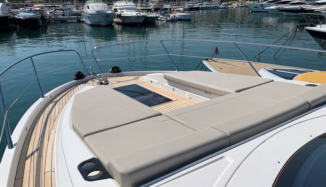 SUNSEEKER PREDATOR 50 yacht for sale 9