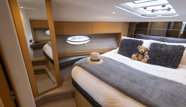 Viola III yacht for sale 57