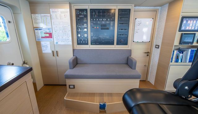 EVELYN P yacht for sale 33