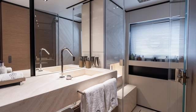 QUEEN J III yacht for sale 29
