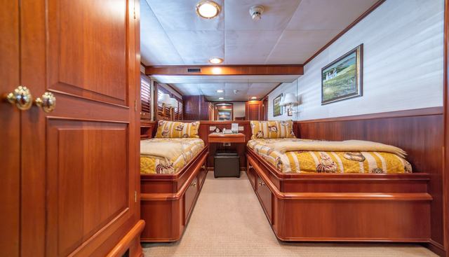 ESCAPE OF LONDON yacht for sale 32