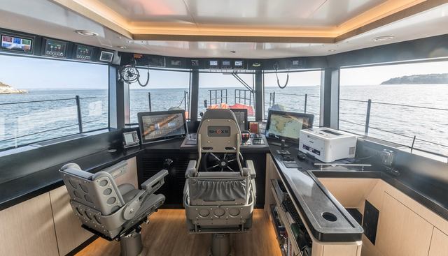 VANGUARD yacht for sale 18