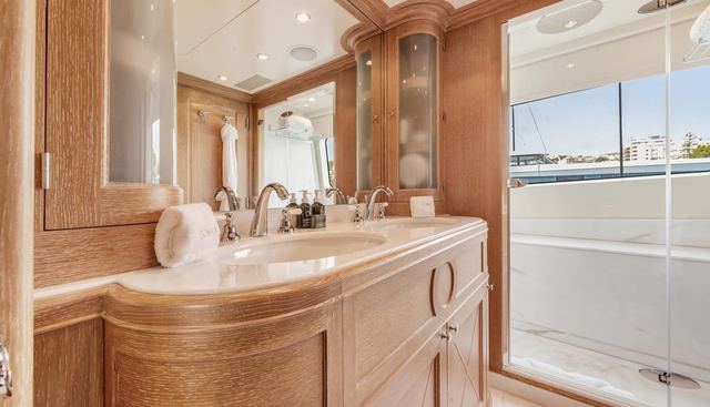 SOHO yacht for sale 23