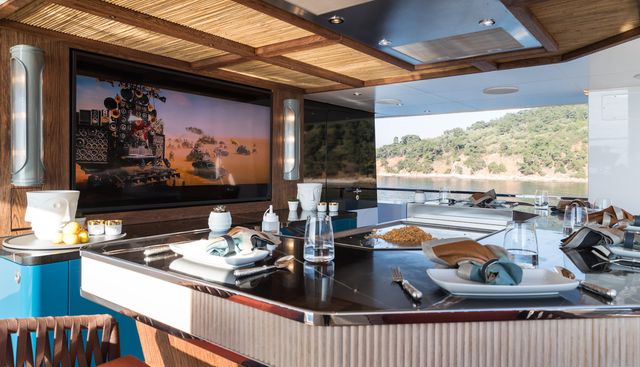 KING BENJI yacht for sale 18