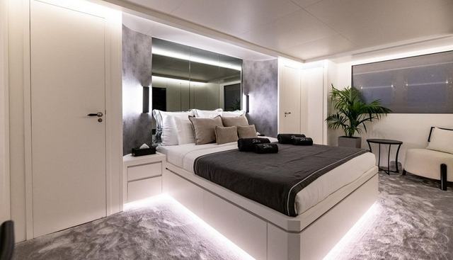 EVA yacht for sale 23