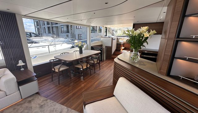 Y80018 yacht for sale 37