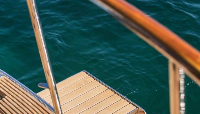 New School yacht for sale 22