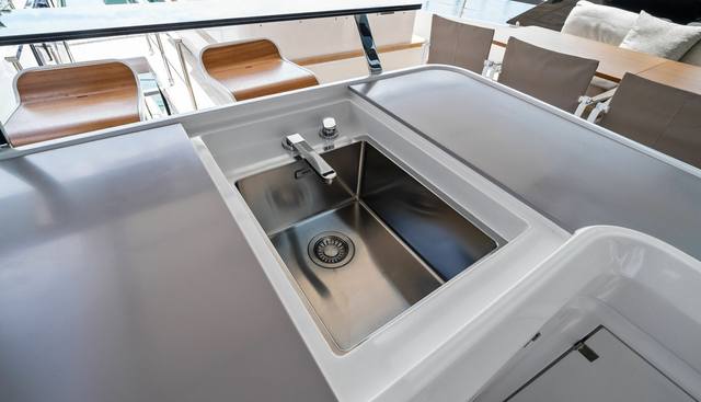 LADY F yacht for sale 29
