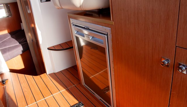 Éalú yacht for sale 18