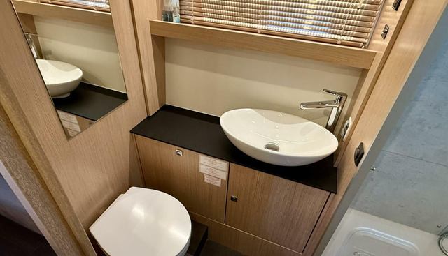 noname yacht for sale 33