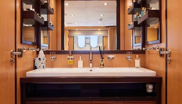 AYSHA yacht for sale 15