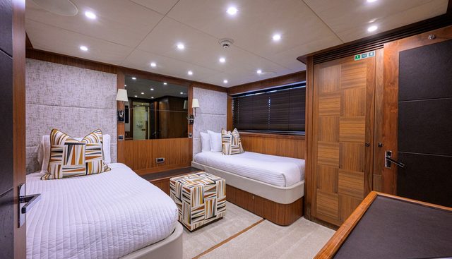 NATURAL 9 yacht for sale 28