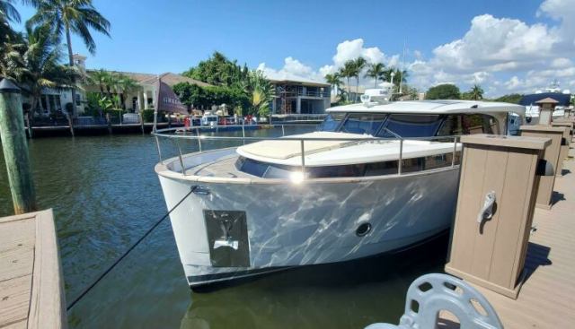 Greenline 40 yacht for sale 2