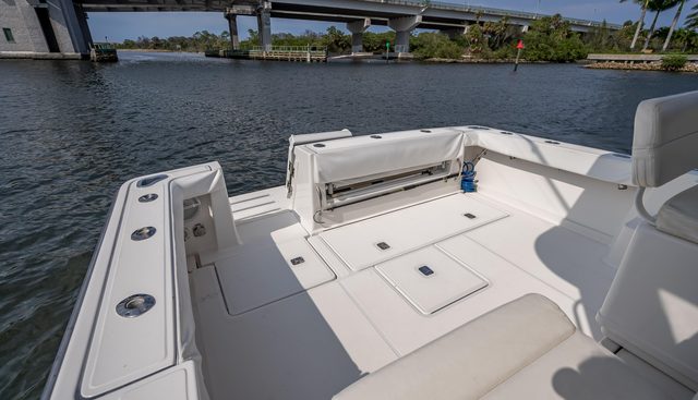 Escapade yacht for sale 23