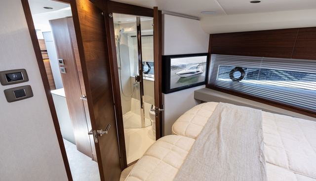 V50979 yacht for sale 22