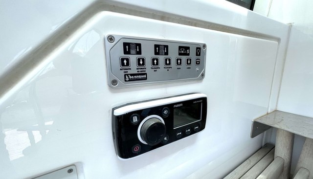 noname yacht for sale 24