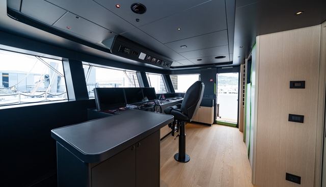 PRESENCE yacht for sale 47