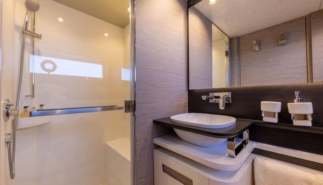 Uilia yacht for sale 19