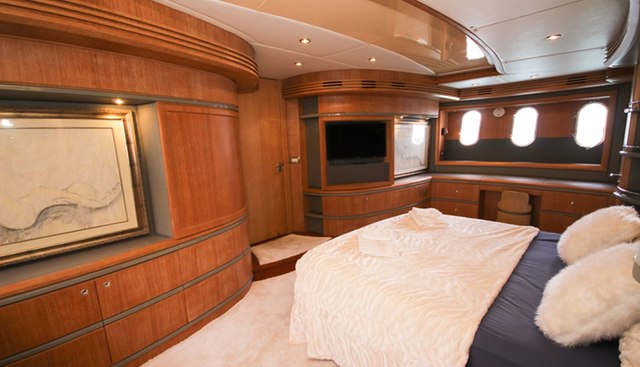 Obsidian yacht for sale 17