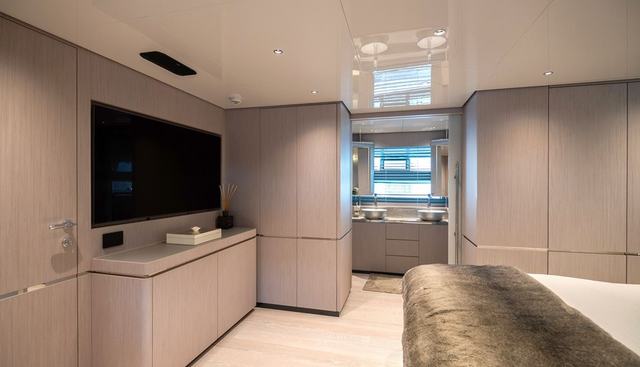 ARCADIA SHERPA 80 XL LA CREME yacht for sale 29