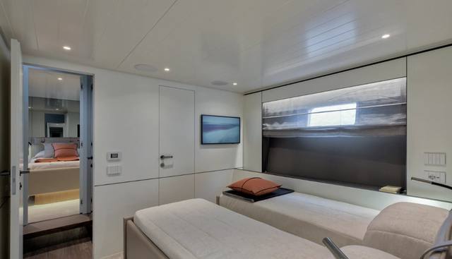 BGX 73 yacht for sale 14
