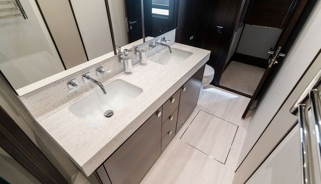 BELLA GEE yacht for sale 37