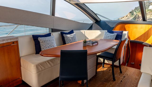 WILDWAVE yacht for sale 25