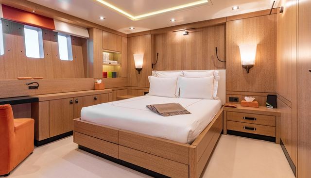 BELONGERS yacht for sale 27