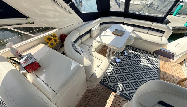Footloose yacht for sale 18