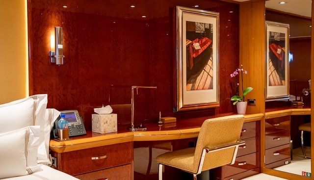 Mystique yacht for sale 28