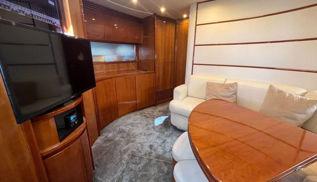 PERSHING 50 yacht for sale 23