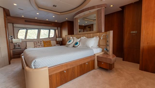 ROUND MIDNIGHT yacht for sale 53