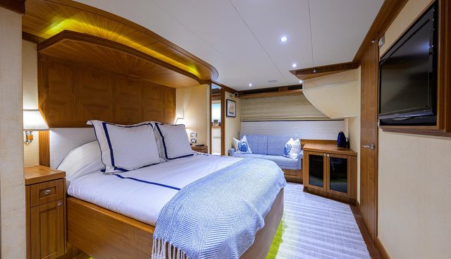 ST. TROPEZ yacht for sale 40