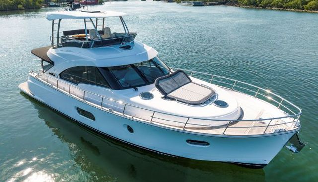 54 DAYBRIDGE yacht for sale 4