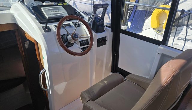 Delphi yacht for sale 10