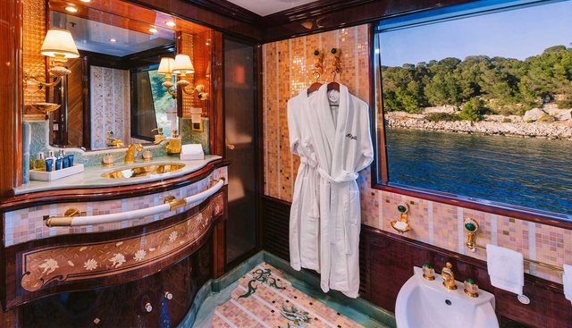 IDYLLIC yacht for sale 29