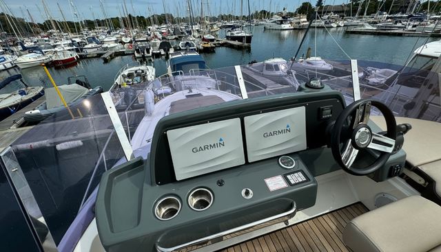 Roxy 2 yacht for sale 7