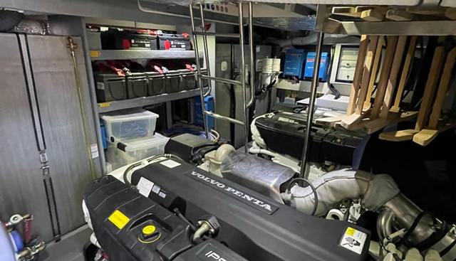 ABSOLUTE 62 FLY yacht for sale 5