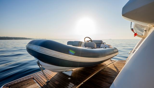 Valluga yacht for sale 33