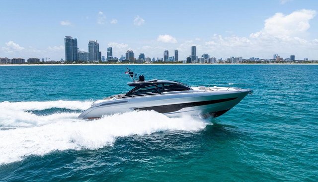 CLUB T yacht for sale 27