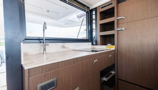 F4.9 yacht for sale 25