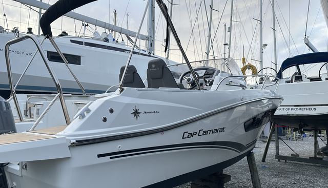 Meant 2 B yacht for sale 3