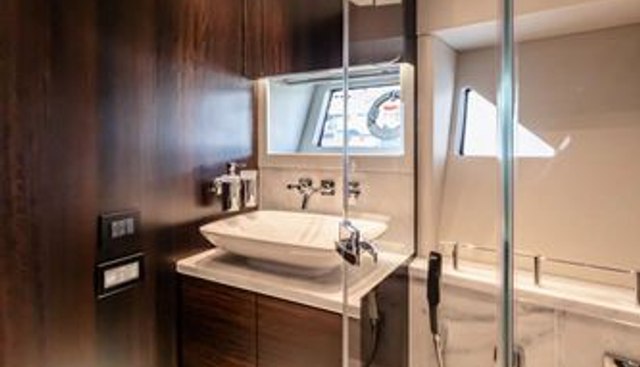 PREDATOR 65 yacht for sale 750